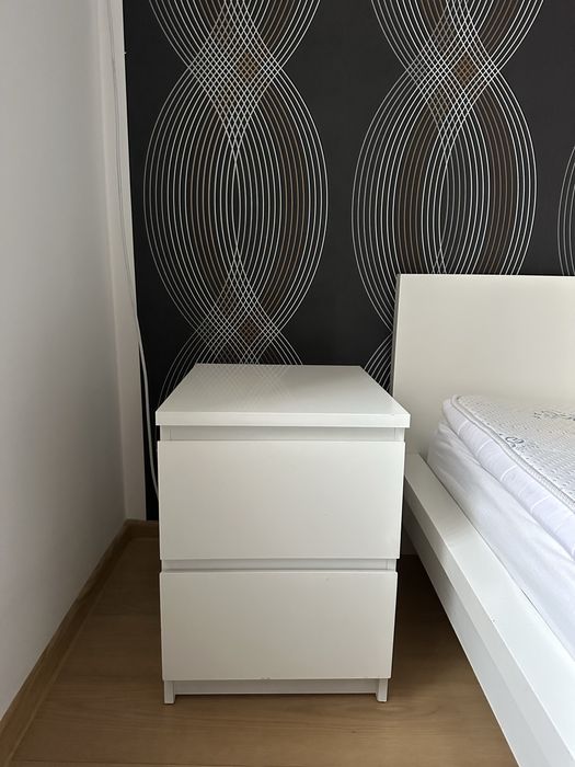 Спалня 160/200 с матрак, топ матрак и две нощни шкафчета