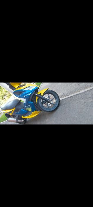 Pachet 2x Scuter Kymco Super 8 - 50cc 4T (Unul funcțional + Unul pentru piese)