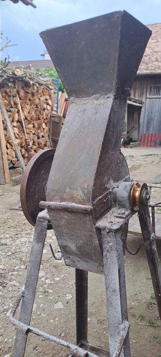 Vand moara de macinat