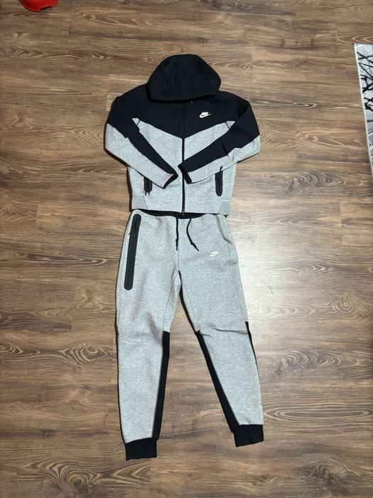 Tech Fleece gri-negru