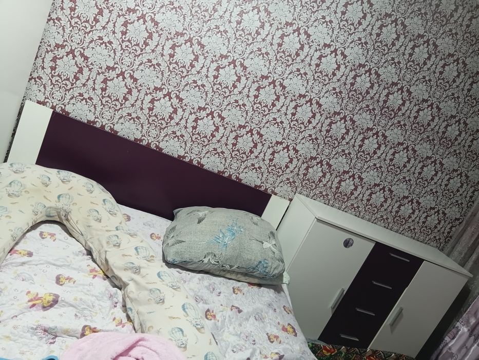 Продам спальный гарнитур.