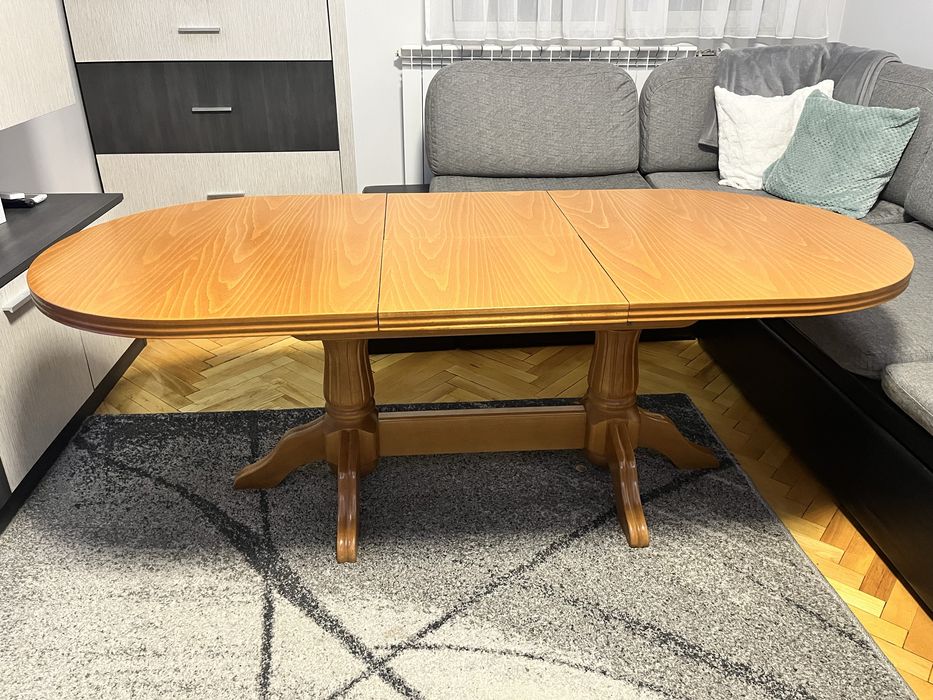 Дървена, холна маса