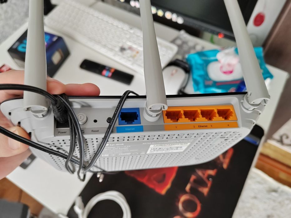 Продам роутер Archer c20