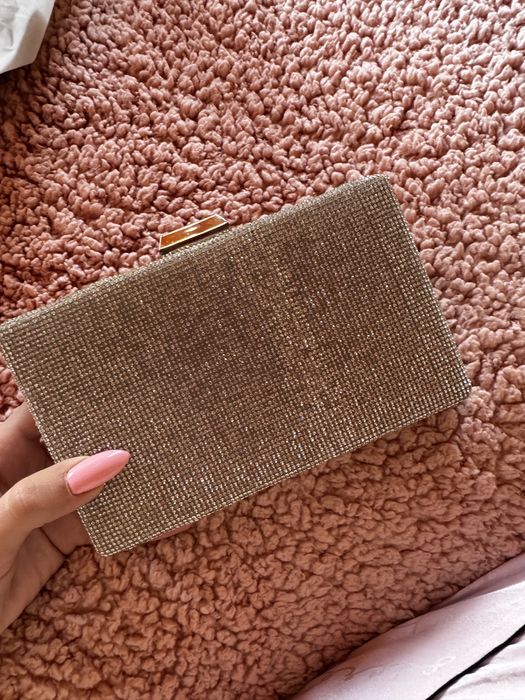 Сребърни блестящи токчета и официална чанта