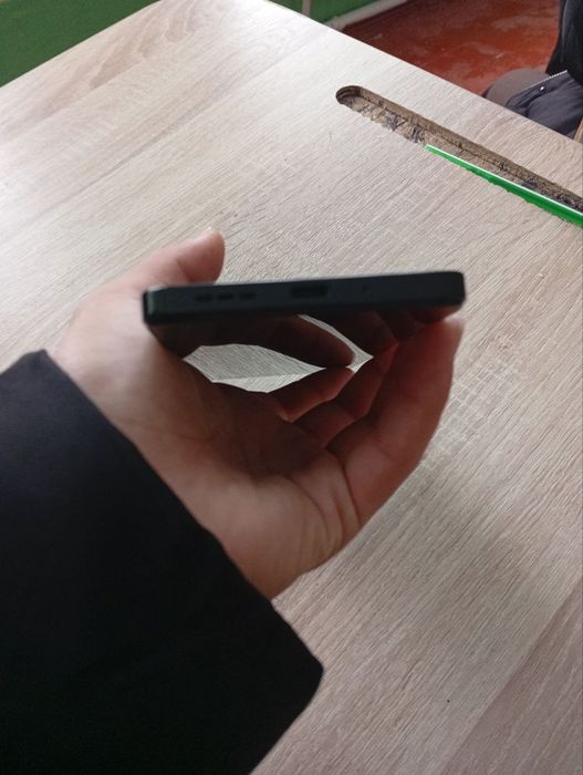 Redmi 13c 8+4 256 tali umuman aybi yuq ideal tel 1,3 narxi kelishtirib