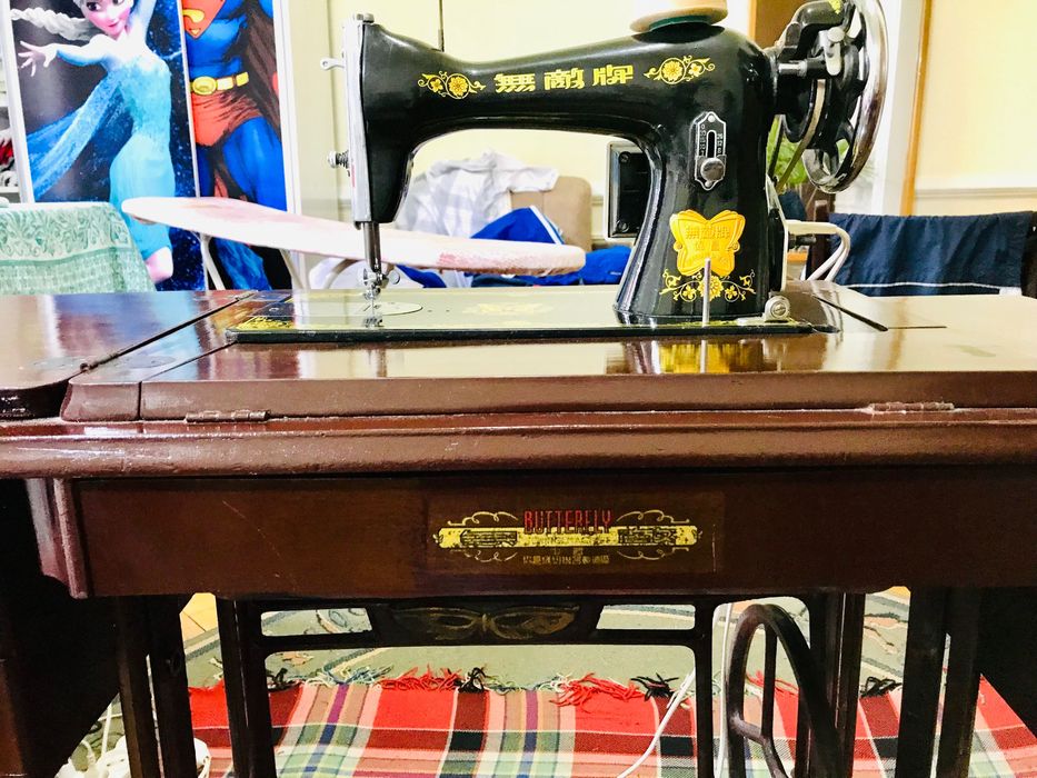 Продается швейная машинка