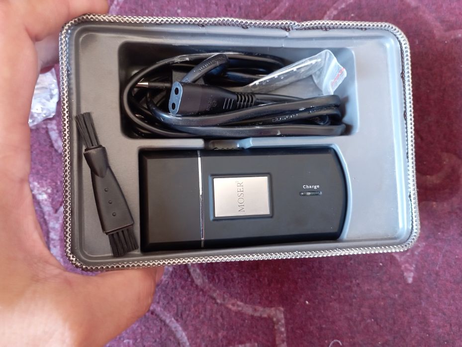 Ular mushukchaga sut quyishdi