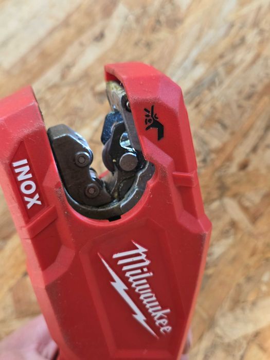 Masina Taiat Debitat Tevi Cupru Inox Instalatii Sanitare Milwaukee M12 PCSS Acumulator 12V Incarcator