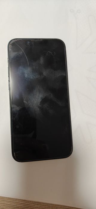 Продавам iphone 13 mini 128GB