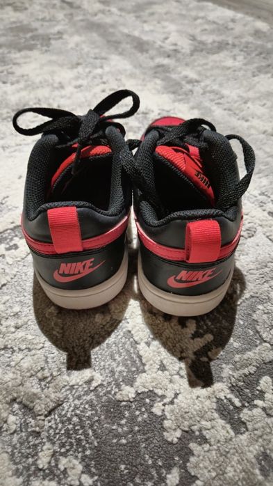 Nike - Pantofi sport de piele Court Borough Low 2