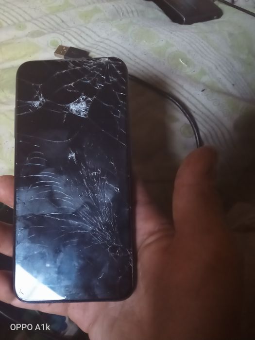 Продам телефоны  oppo а12 и Самсунг Галакси а01
