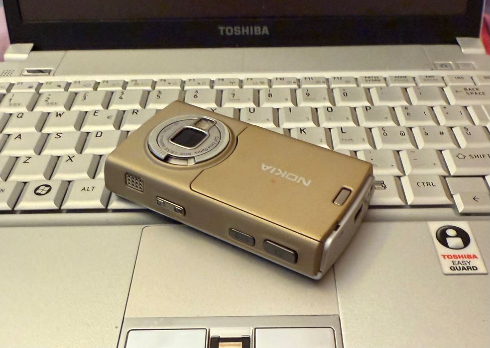 Telefon Nokia N95 - SAND ! Rar ! Classic cu butoante