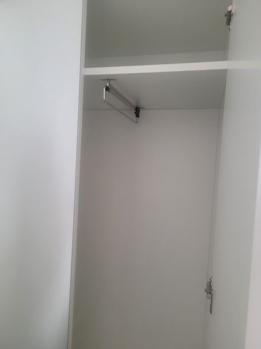 Dulap alb cu oglinda, producție poloneză