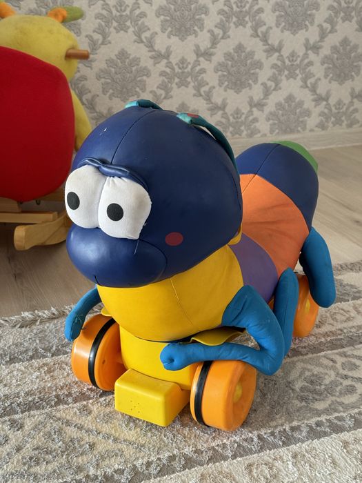 Десткая кресло качалка и толокар