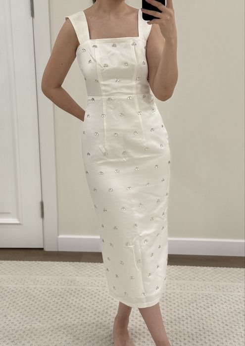 Невероятно красивое платье в размере 42-44