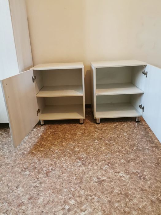 Продам шкаф и тумбочки