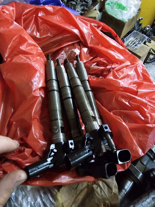 Injectoare  injector CBA CAG CAH CBB 03L130277