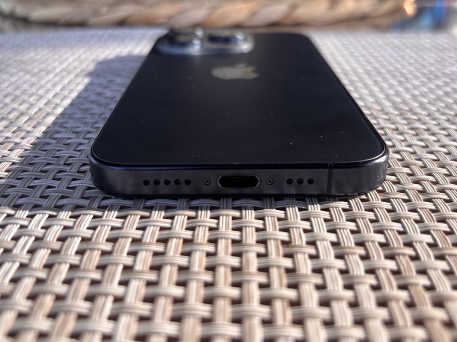 iPhone 15 Pro 128GB Blue Titanium | Батерия 99% | Като нов | Фабрично отключен