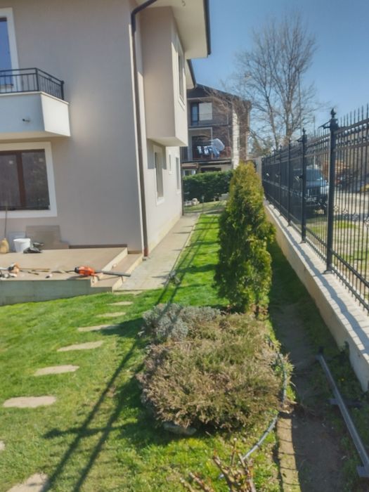 Озеленяване на хотели,ресторанти,частни вили,бензиностанции и д-р.Косене на трева.Ниски цено