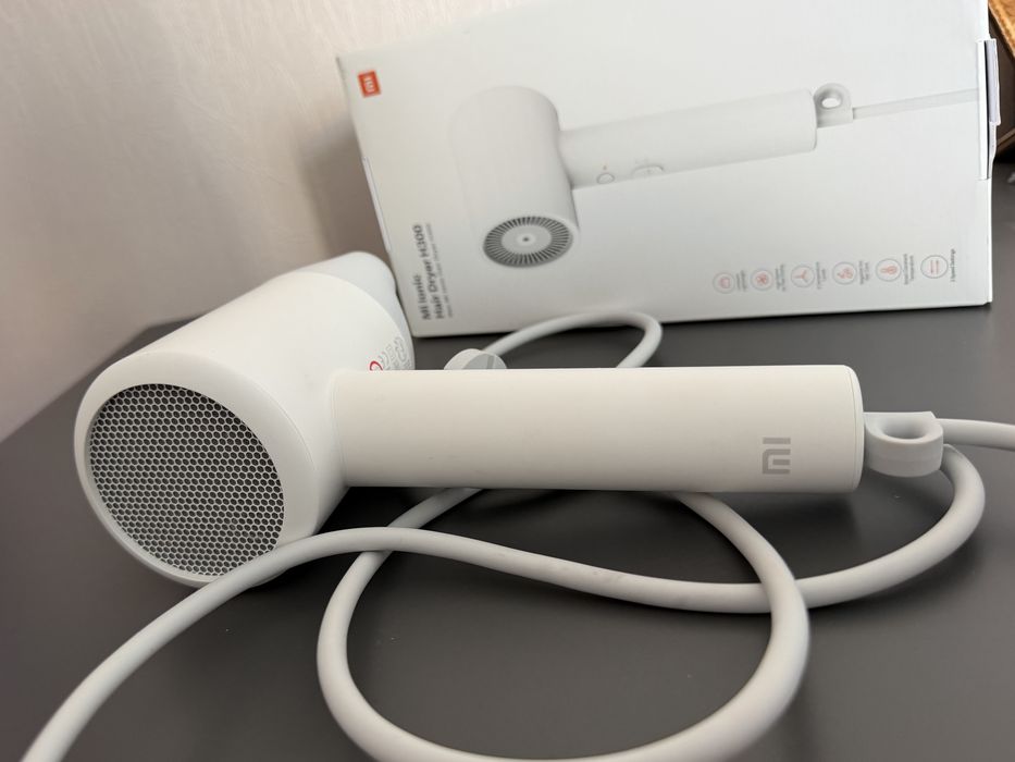 Продам компактный фен xiaomi
