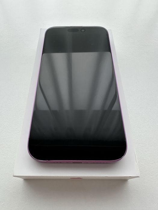 Apple iPhone 16.