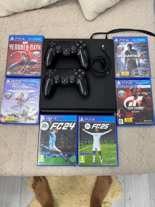 Продам Sony PlayStation4 с играми