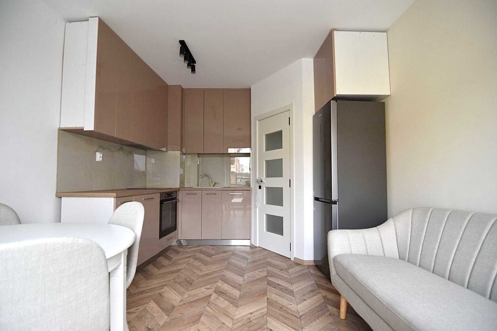 Продава се Тристаен апартамент в Пловдив, Кючук Париж - 74 кв.м за 1919 €/кв.м - Снимка #9