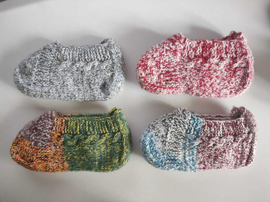 Papuci de casa tricotati crosetati manual handmade / totosi / botosei