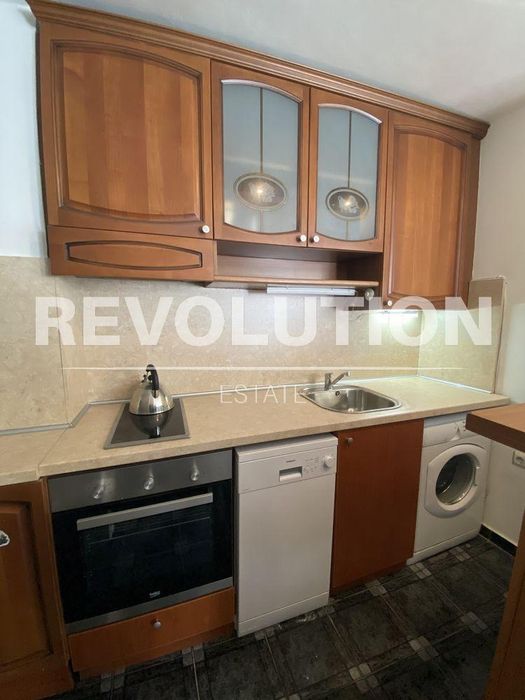 Дава се под наем Тристаен апартамент в Варна, Бриз - 90 кв.м за 750 € - Снимка #2