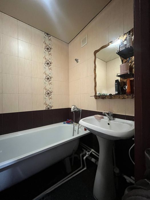 Продам квартиру Кудайбердиева 8