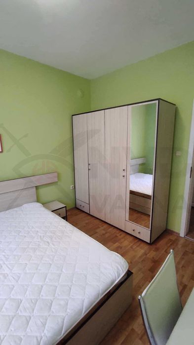 Дава се под наем Тристаен апартамент в Варна, Център - 85 кв.м за 558.45 € - Снимка #1
