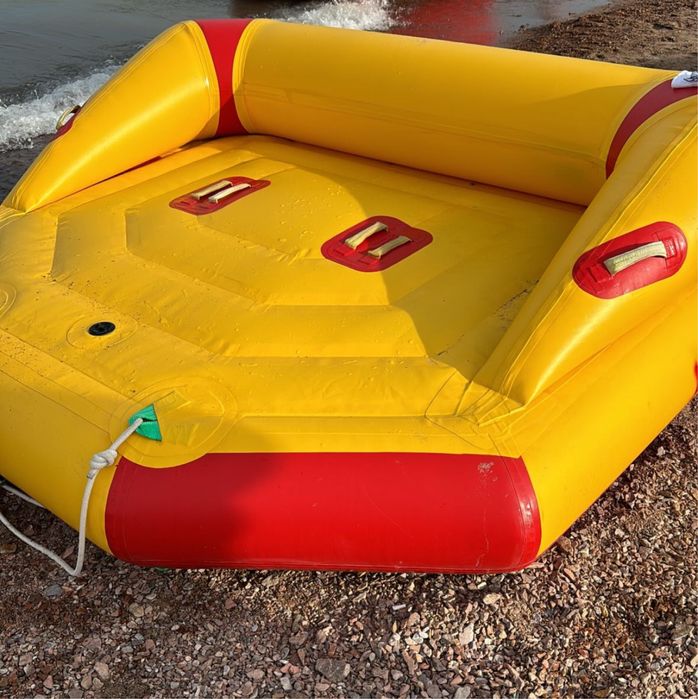 Диван.Водный аттракцион