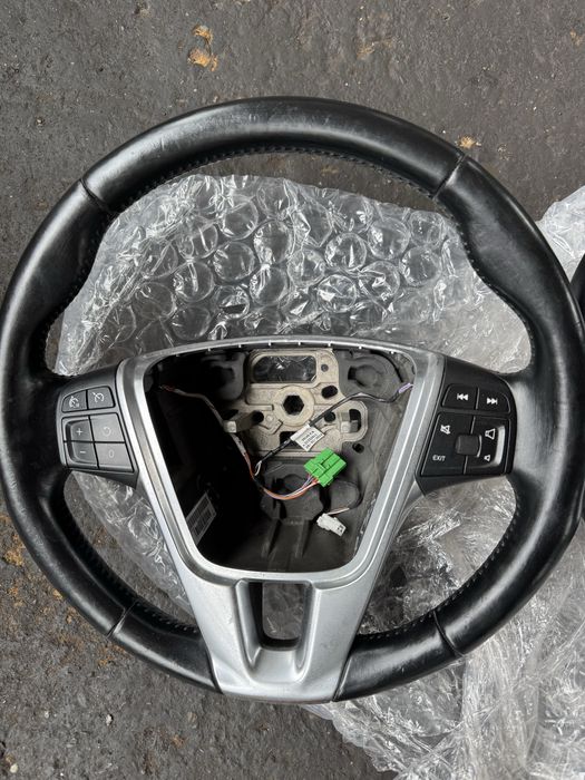 Volvo 2 броя волани