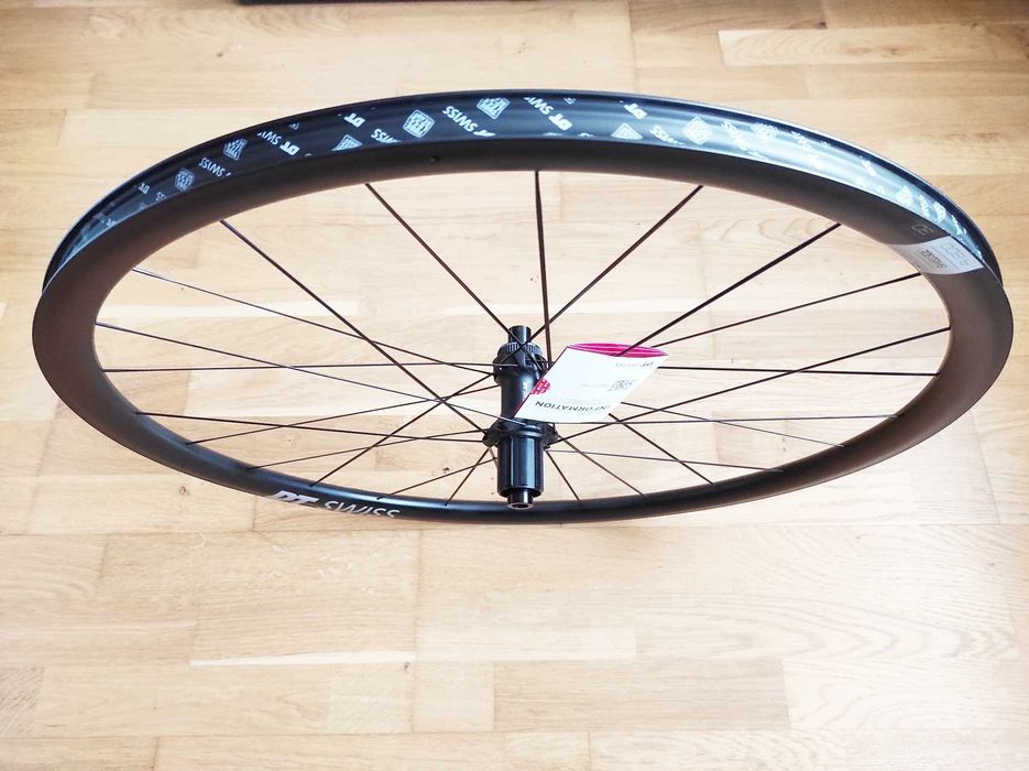 Roata spate DT Swiss A1800 Spline 30 700C 12x142mm Disc noua