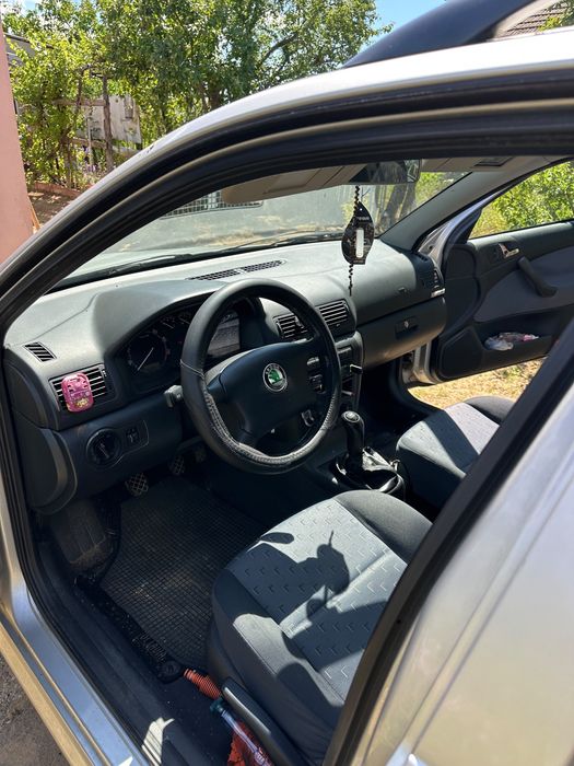 Skoda Octavia 1 1.6 SR