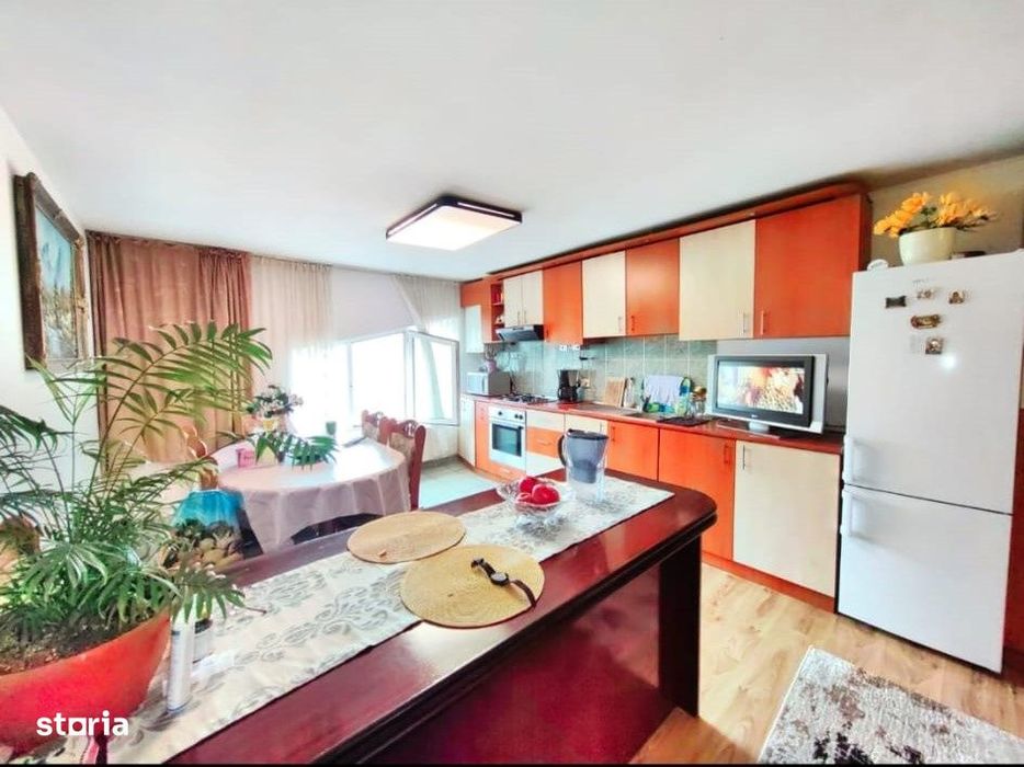 Apartament 3 camere, 74mp, bloc nou, garaj, zona Plopilor — fotografia 1