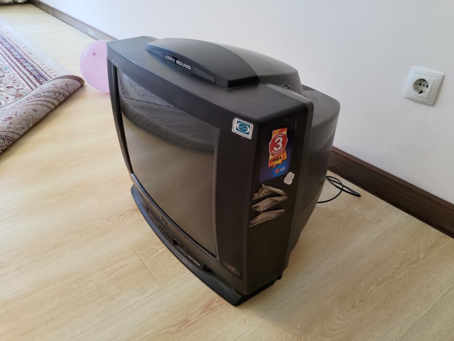 LG Golden Eye II, 20 дюймов(50 см)