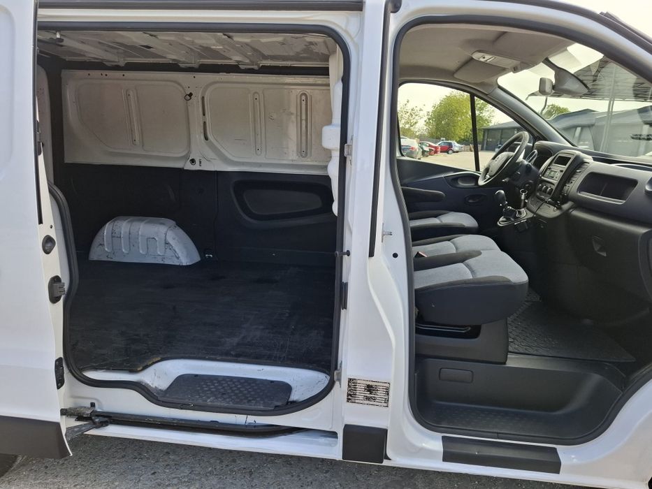 Opel Vivaro 2015 * 1.6 CDTi 120Cp Euro 6 * Clima * Asistenta * Bluetooth