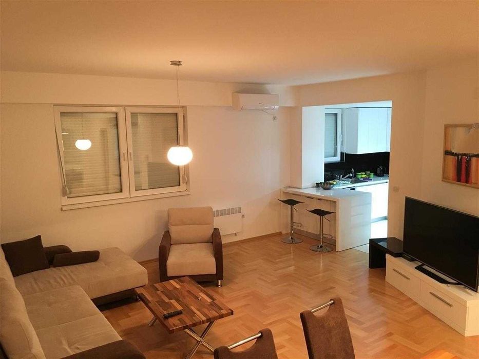 Дава се под наем Тристаен апартамент в Бургас, Изгрев - 80 кв.м за 229.5 € - Снимка #4