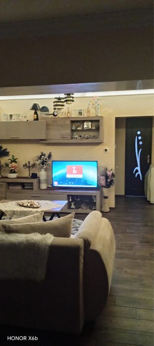 Vand apartament zona visoi turn