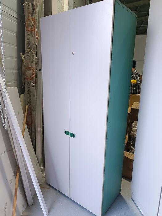 Вещевой шкаф б/у.