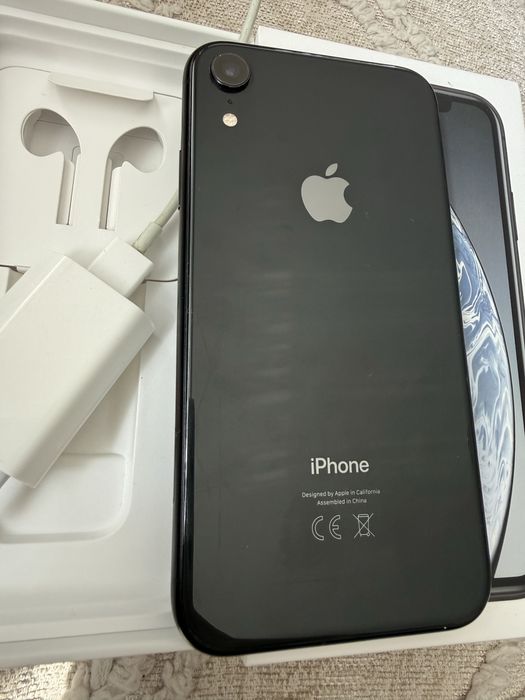 İphone XR 64 GB .