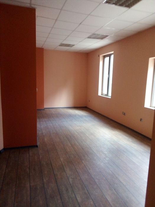Дава се под наем Магазин в Дупница - 70 кв.м за 244.8 € - Снимка #2
