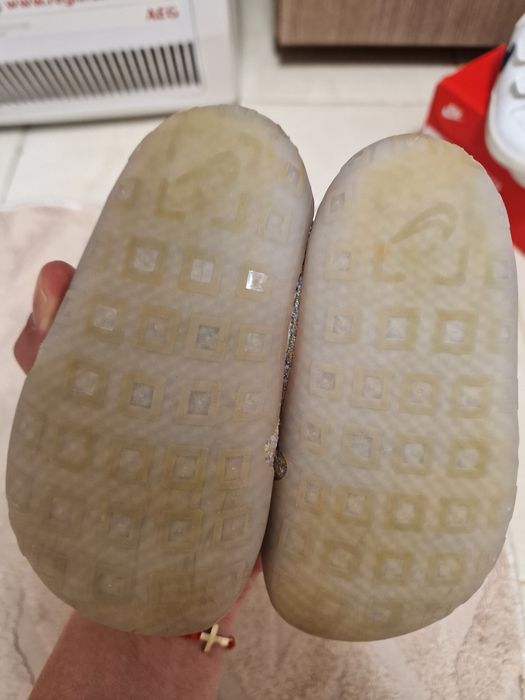 Боси обувки Nike