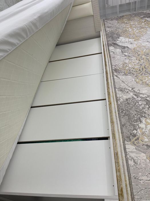 Б/у кроват почти новый