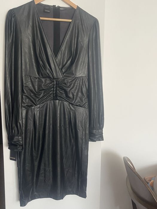 Rochie Pinko, mariema M