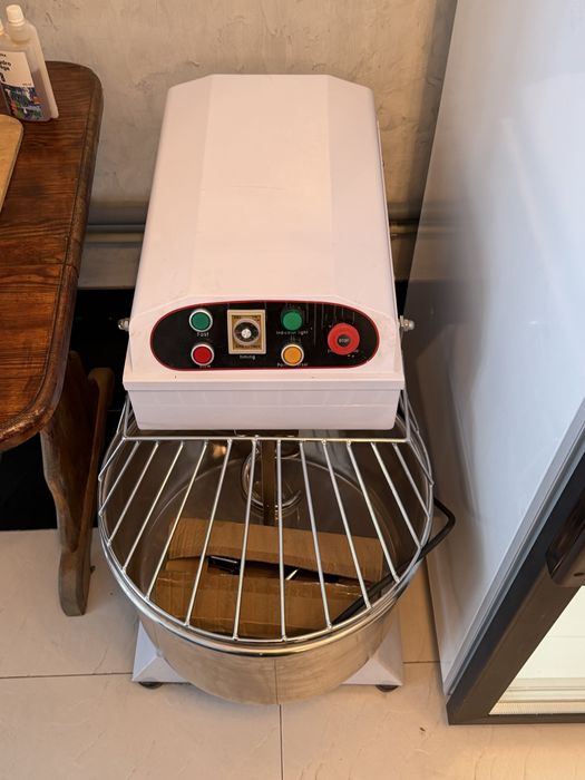 Планетарный тестомес