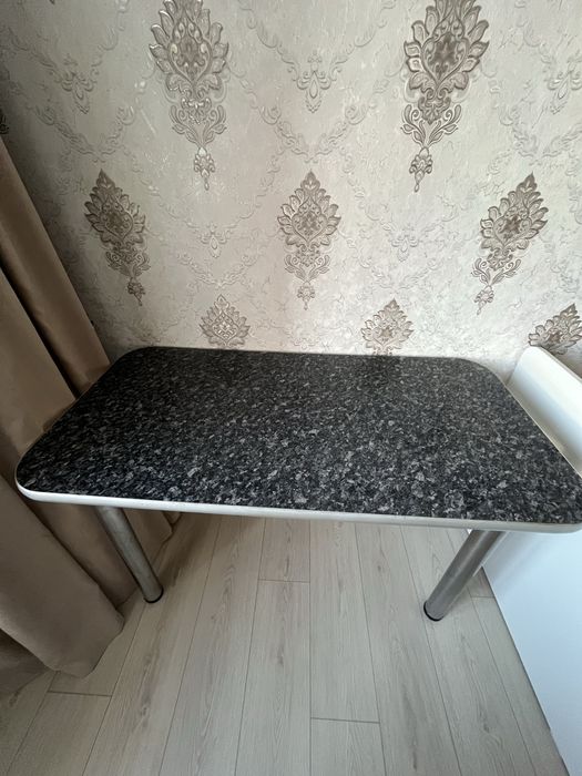 Стол качественный