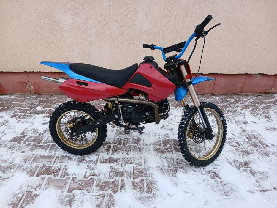 Cross 125cc în 4 timpi