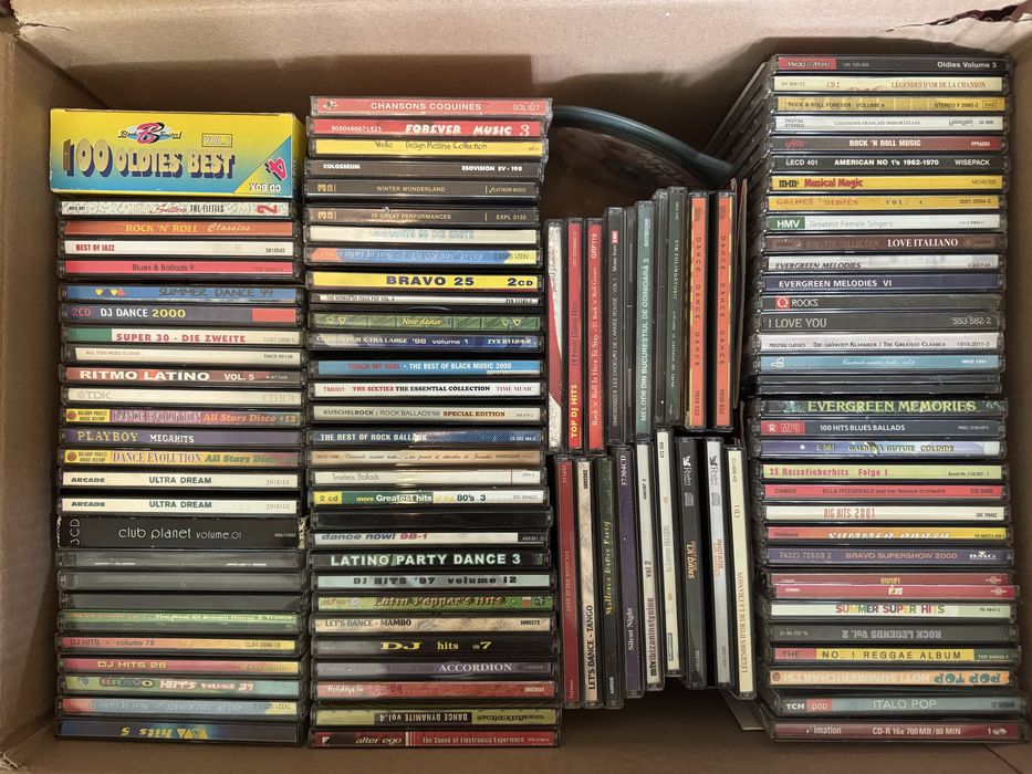 Colectie de peste 400 CD-uri diverse!